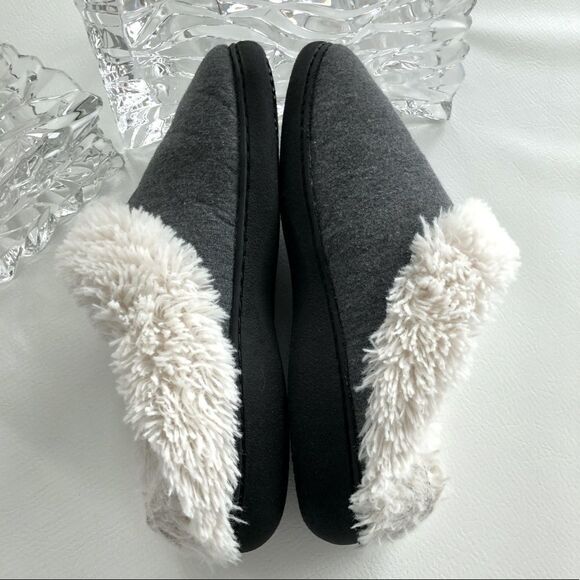 ISOTONER HOODBACK SLIPPERS - Picture 3 of 16